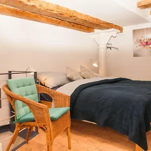 Apartment Stylish With Castle View & Free Parking, Laibach